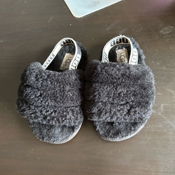 UGG Black Fluffy Slides Toddler 4c - Picture 1 of 4